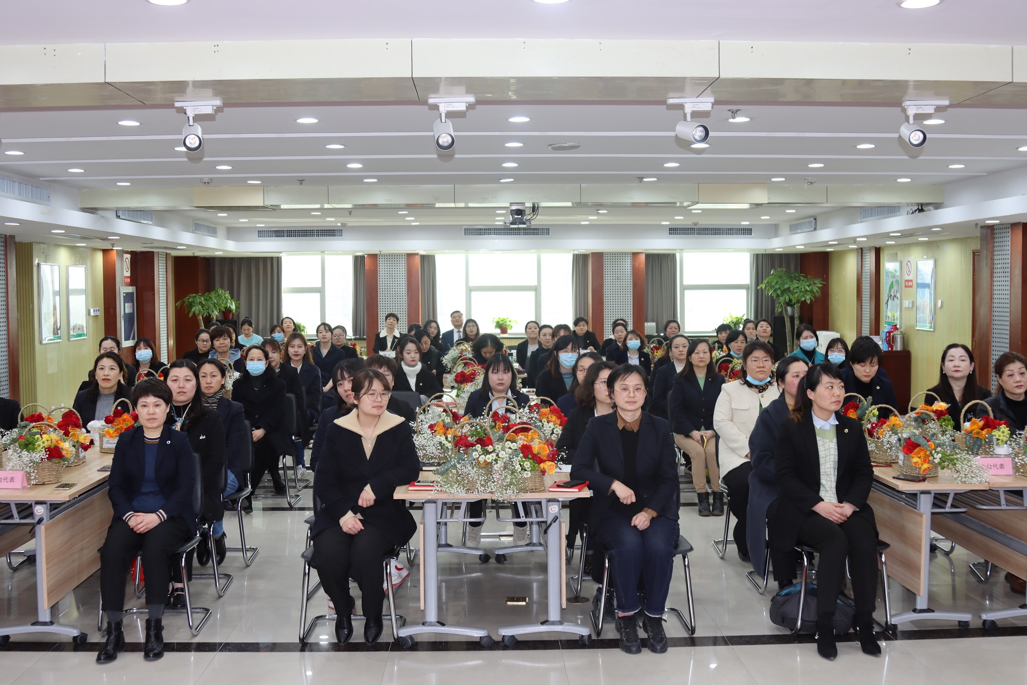 中国人寿合肥市分公司举办“巾帼绽芳华 奋进向未来”三八妇女节主题活动