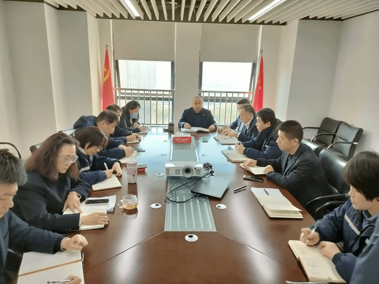 合肥人保财险召开投诉前置化解小组专项会议