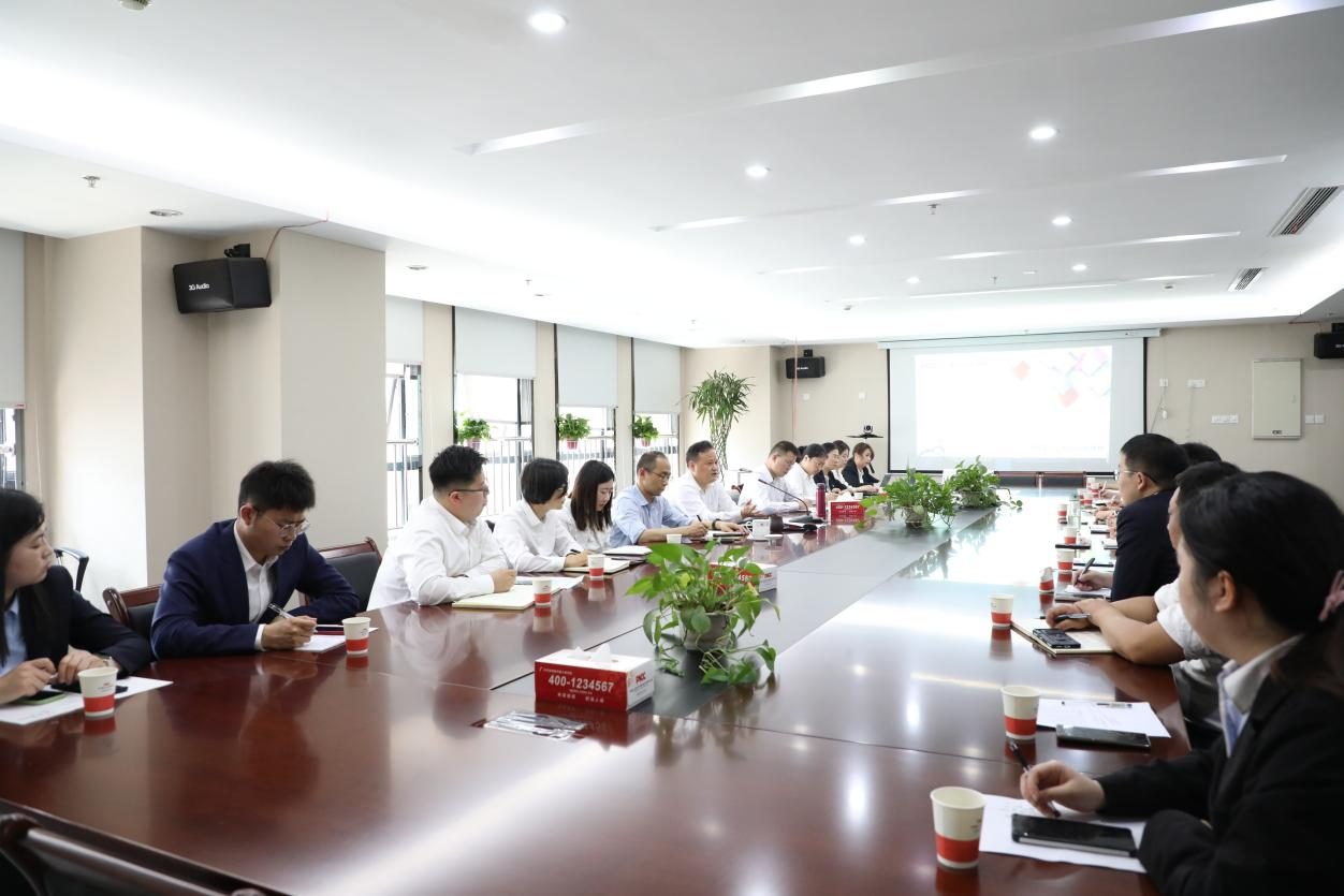 合肥人保财险举办“五”动青春、“四”意飞扬青年员工座谈会