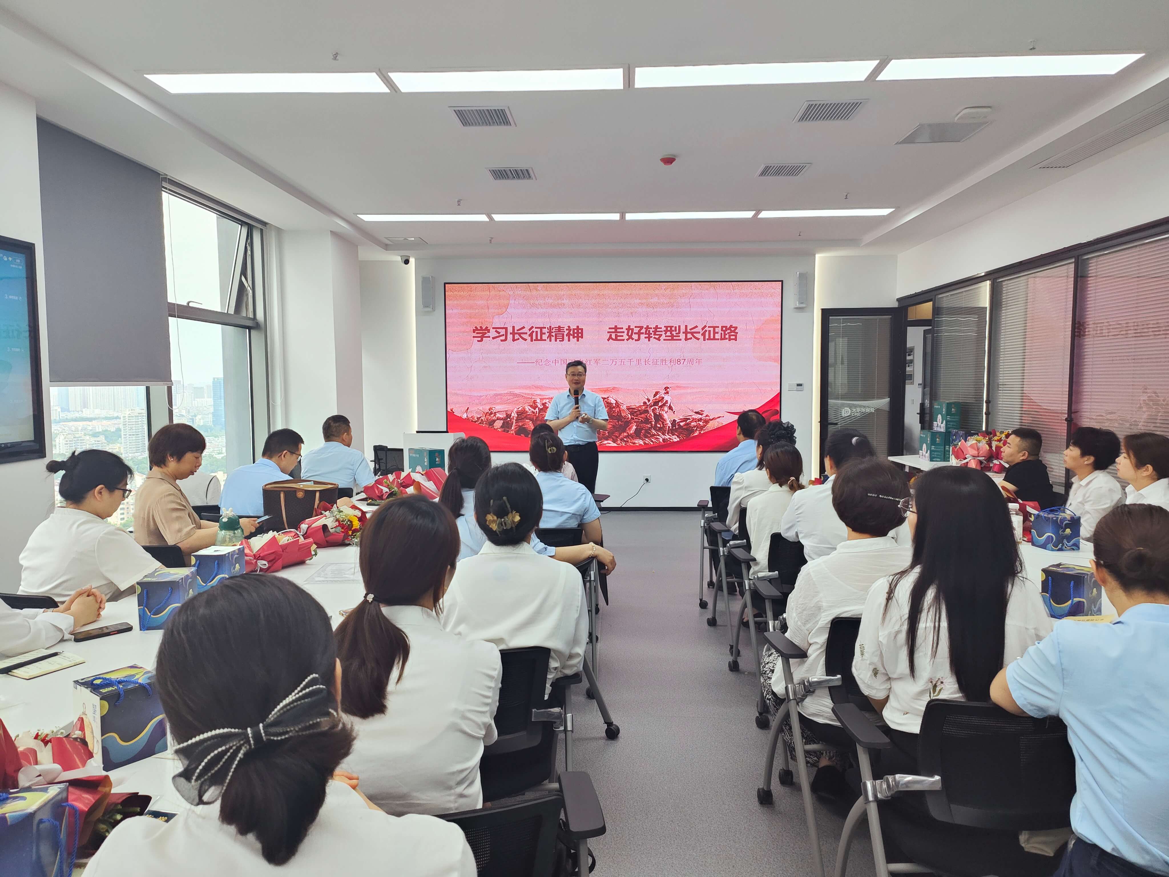 中国太保寿险合肥中心支公司党支部开展基层结对创建活动