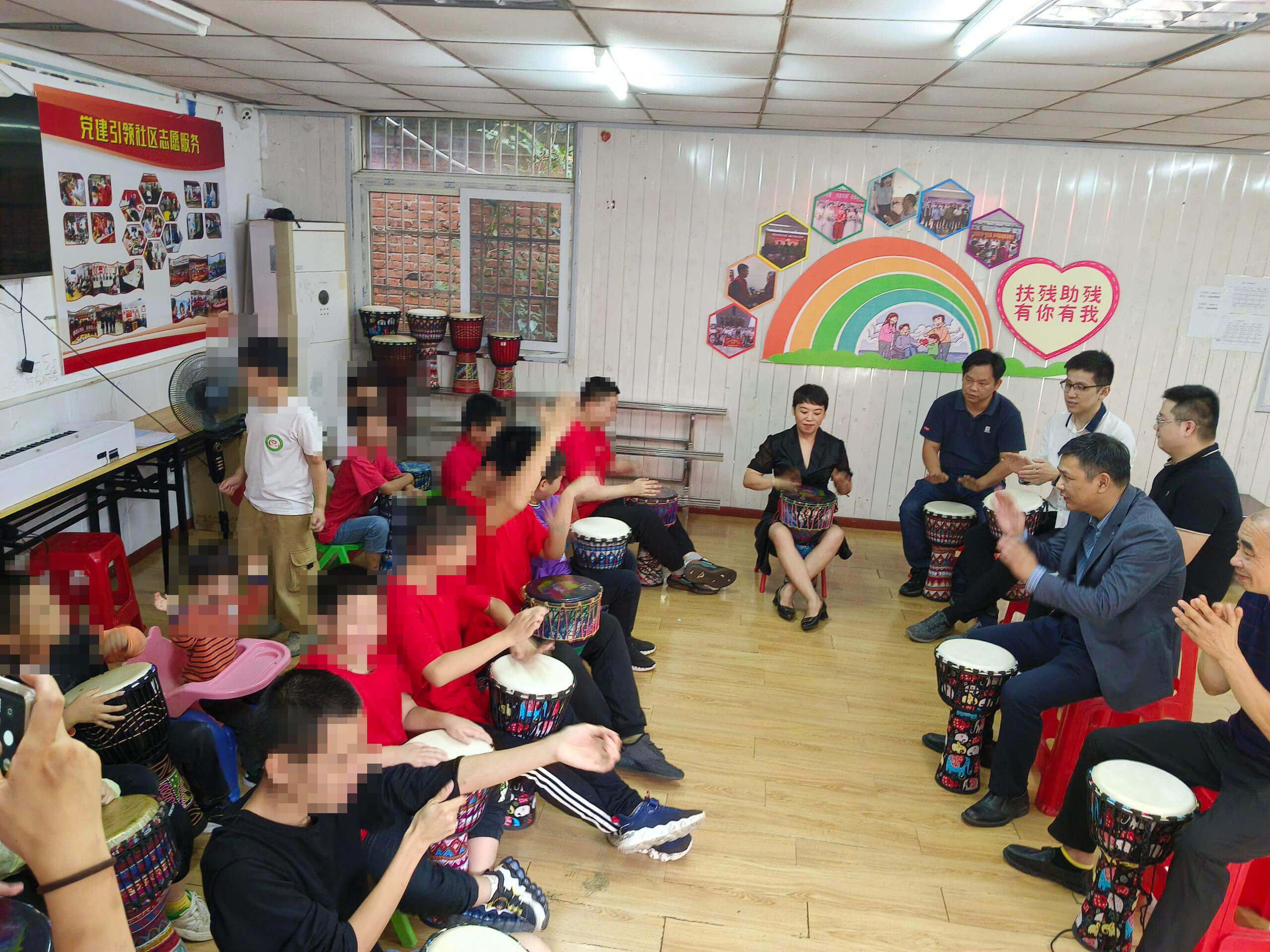 鼎和保险合肥中支开展“关爱自闭症儿童 用心传递温暖”公益活动